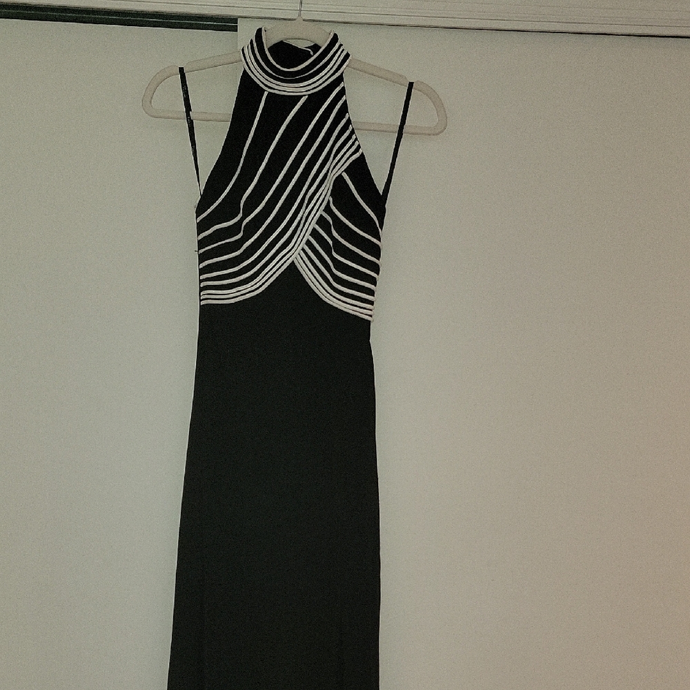 Chic Black and White Backless Dress- Xs